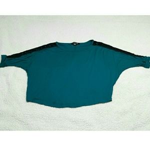 FOREVER 21 green and black top size M